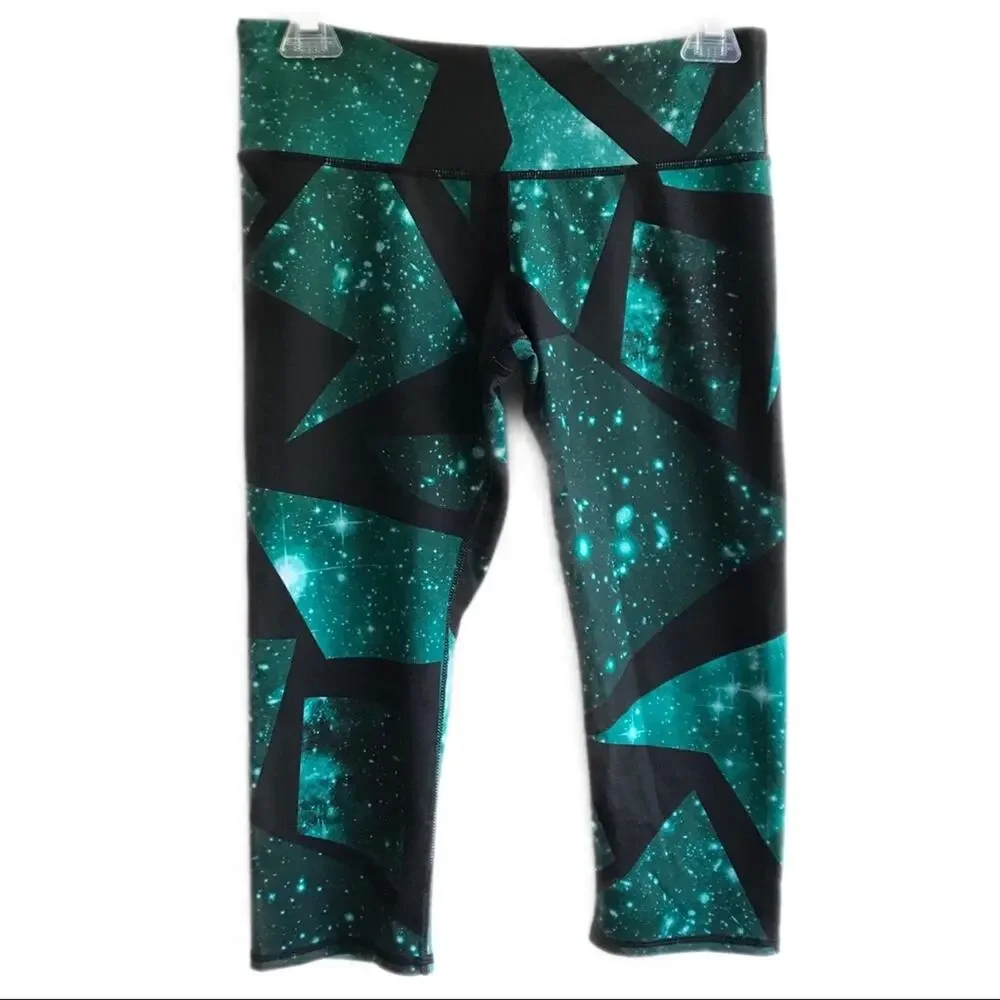 Alo Yoga Airbrush Island Space Crops Size S 3/4 Capris Leggings Mid Rise Gym Run